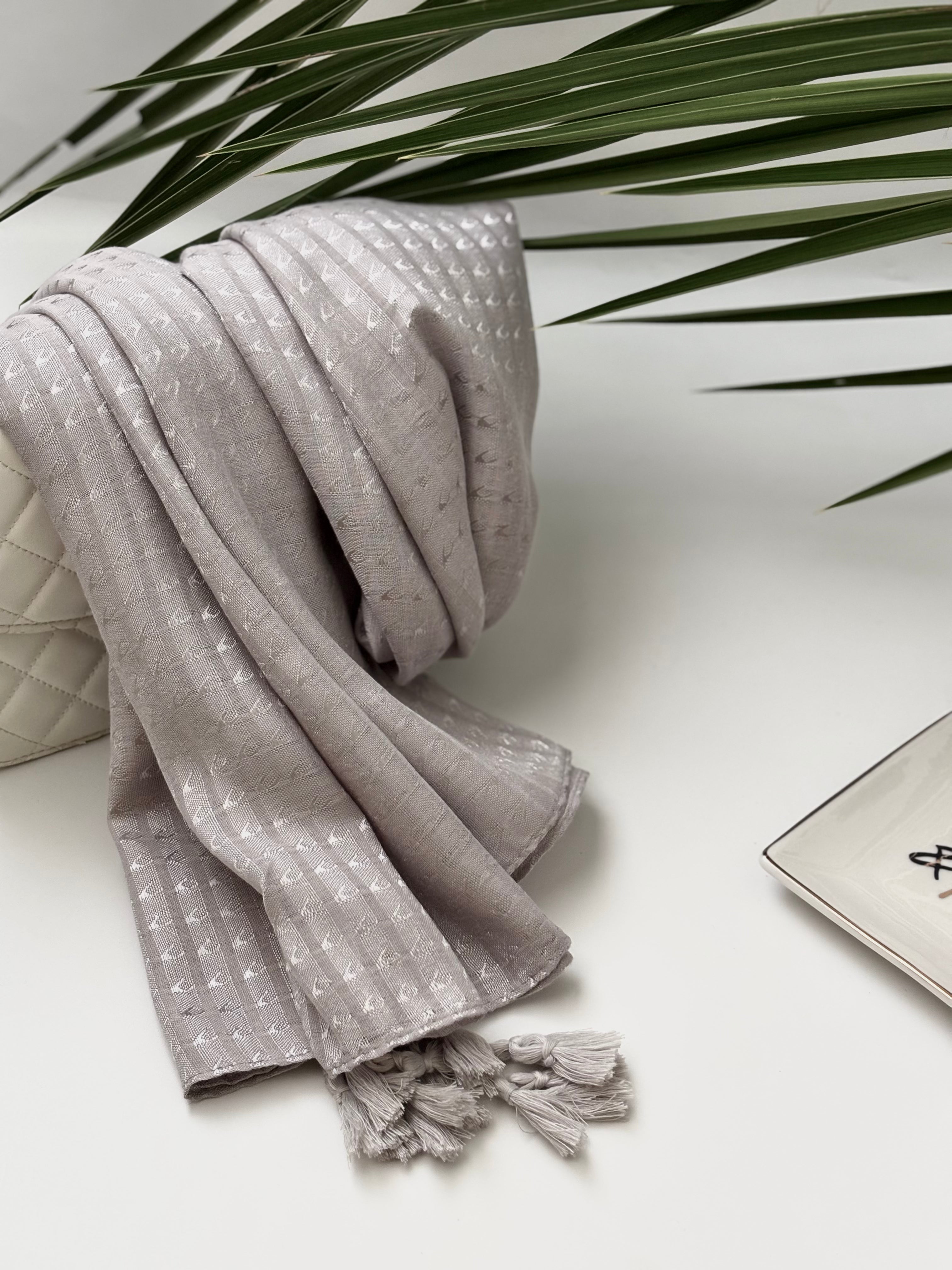 Lumina - Silver Grey